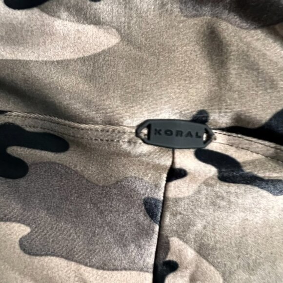 KORAL Lustrous High-Rise Camo-Print Leggings Green - Picture 7 of 8